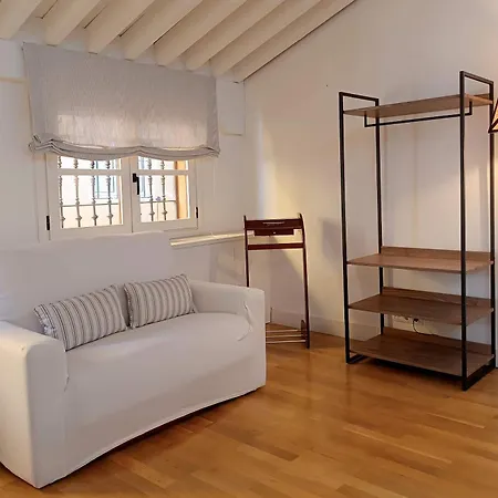 Genteel Casa Antonia Diaz Seville