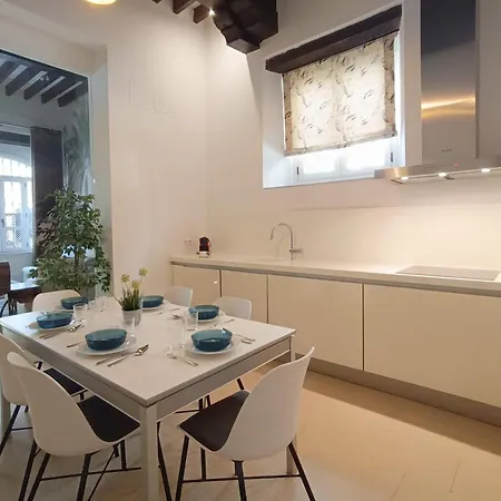 Genteel Casa Antonia Diaz Seville